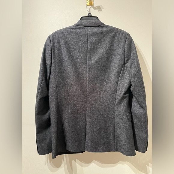 H&M charcoal and black sports coat in 40R - Picture 3 of 8